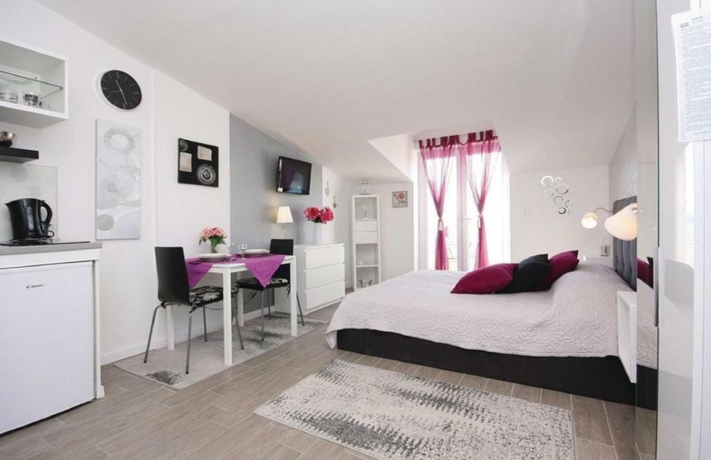 Apartmani Riva Rogoznica  Kültér fotó