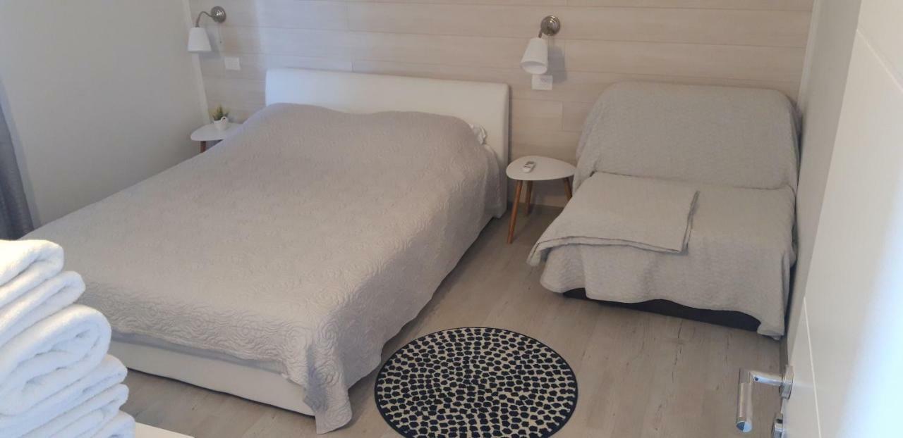 Apartmani Riva Rogoznica  Kültér fotó