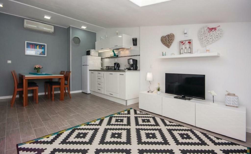 Apartmani Riva Rogoznica  Kültér fotó